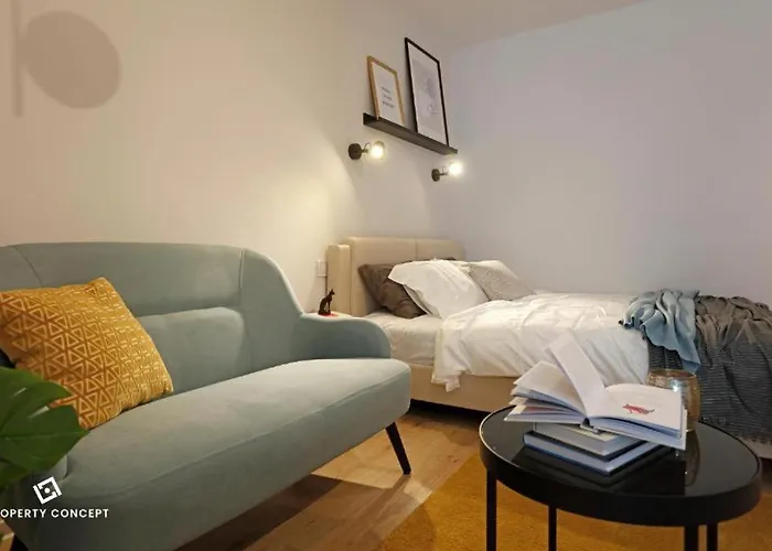 Wellcome Next To Metro Station *